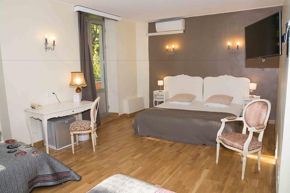 Empire Hotel Nîmes Buitenkant foto