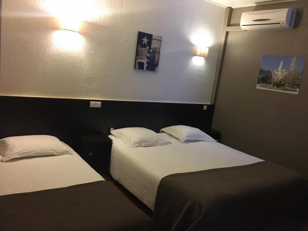 Empire Hotel Nîmes Buitenkant foto