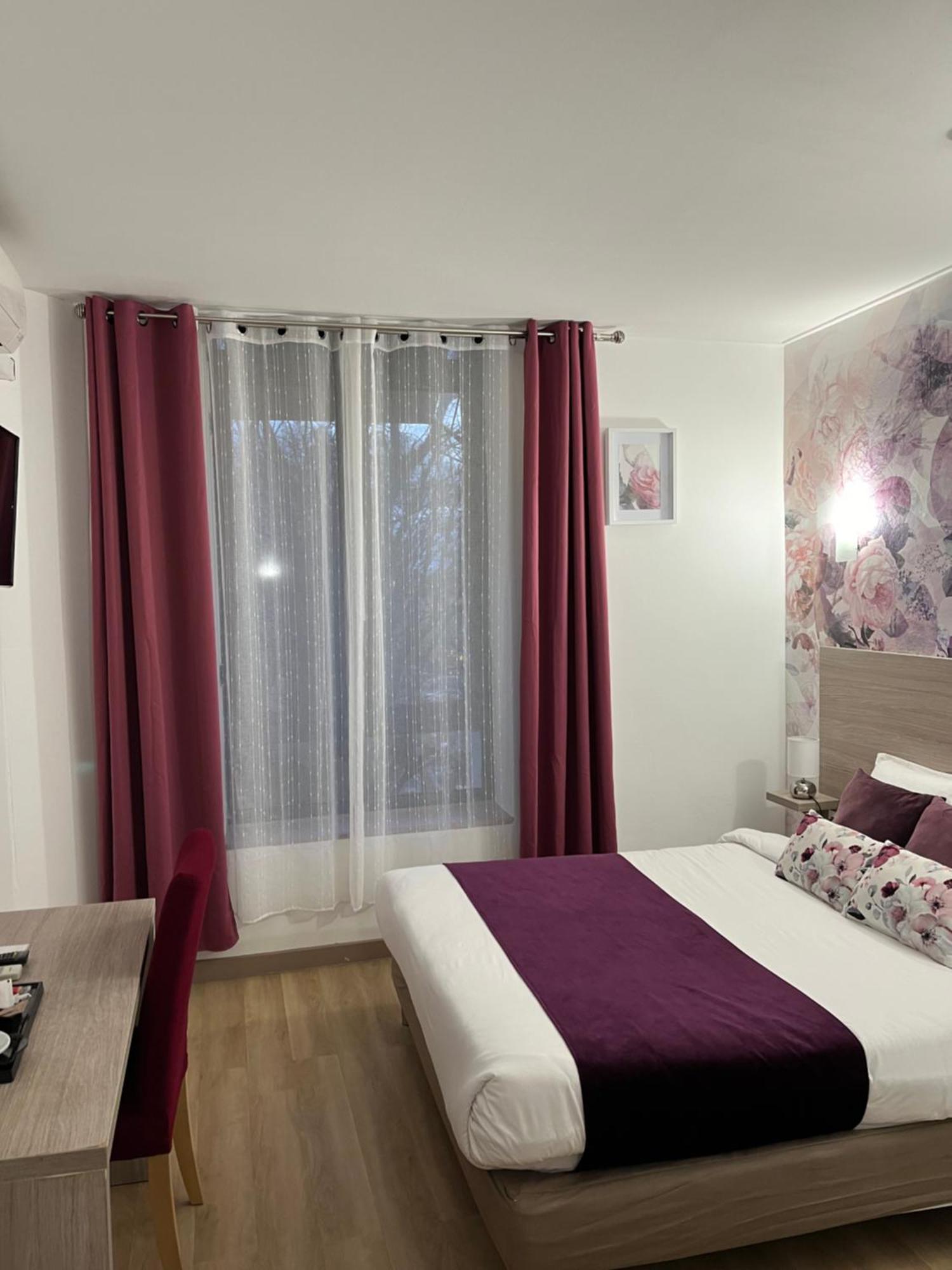 Empire Hotel Nîmes Buitenkant foto