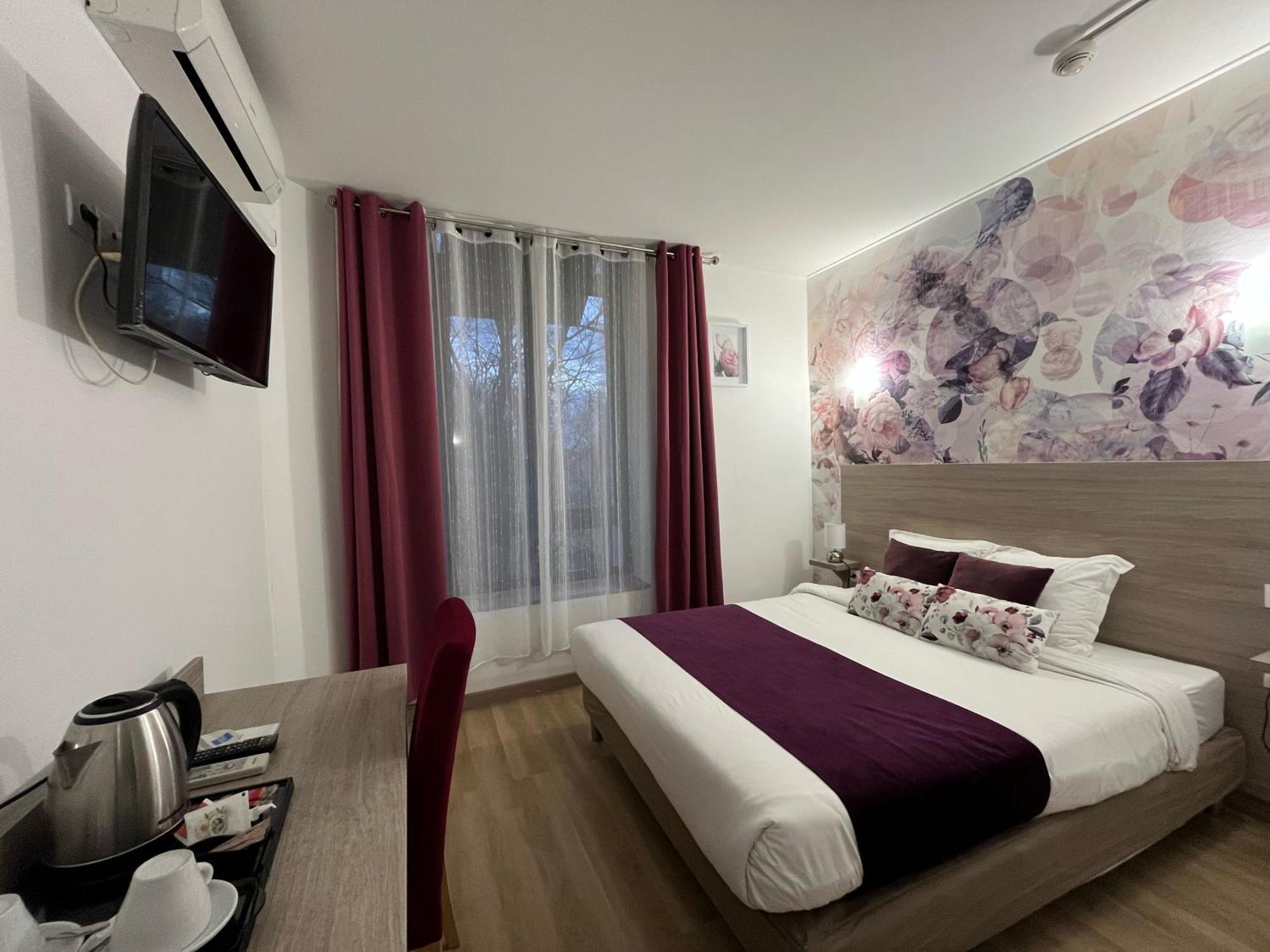 Empire Hotel Nîmes Buitenkant foto