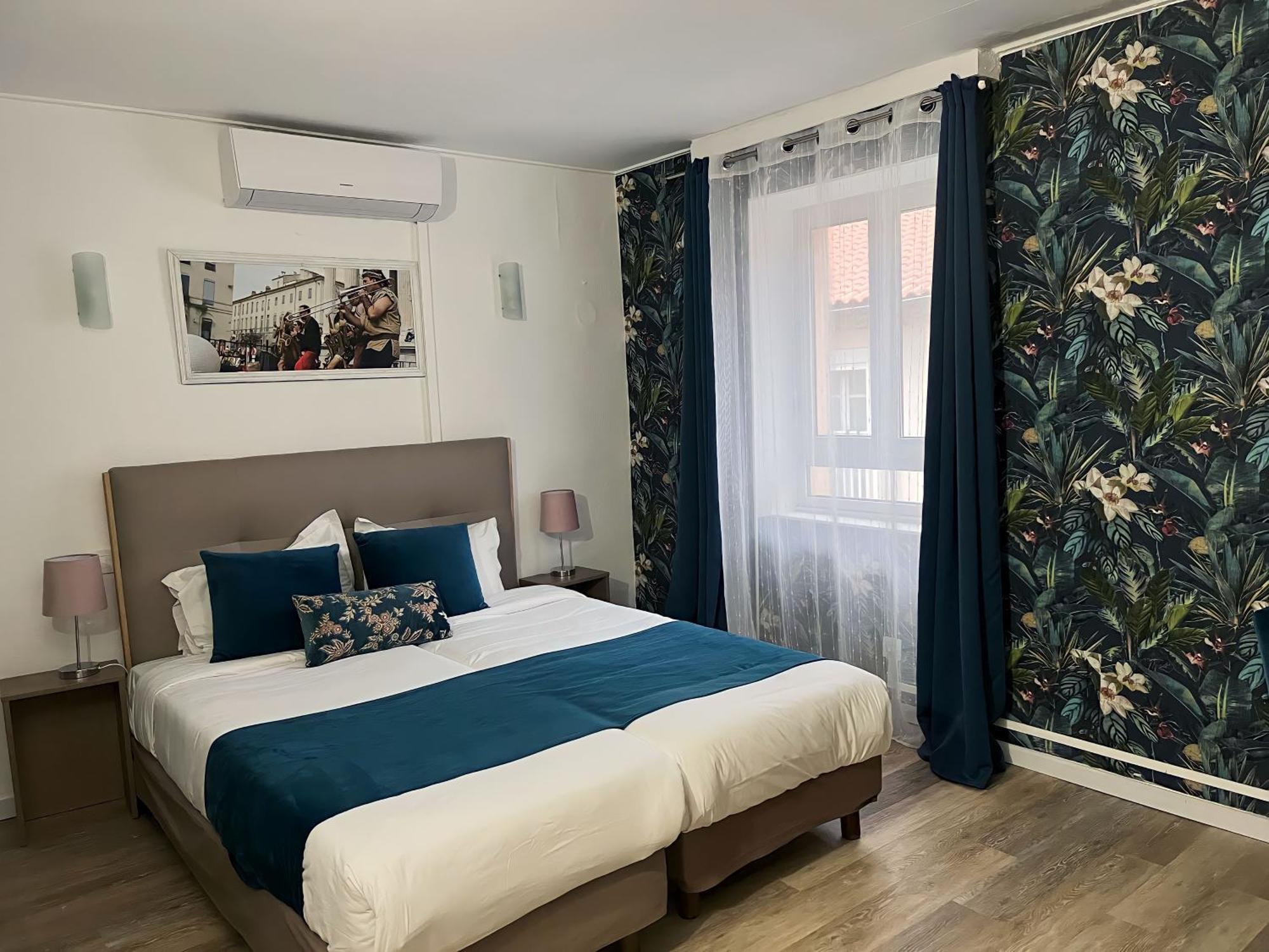 Empire Hotel Nîmes Buitenkant foto