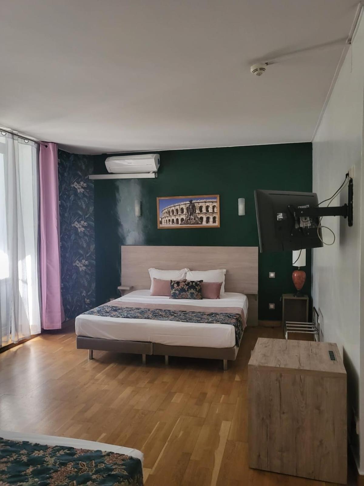 Empire Hotel Nîmes Buitenkant foto