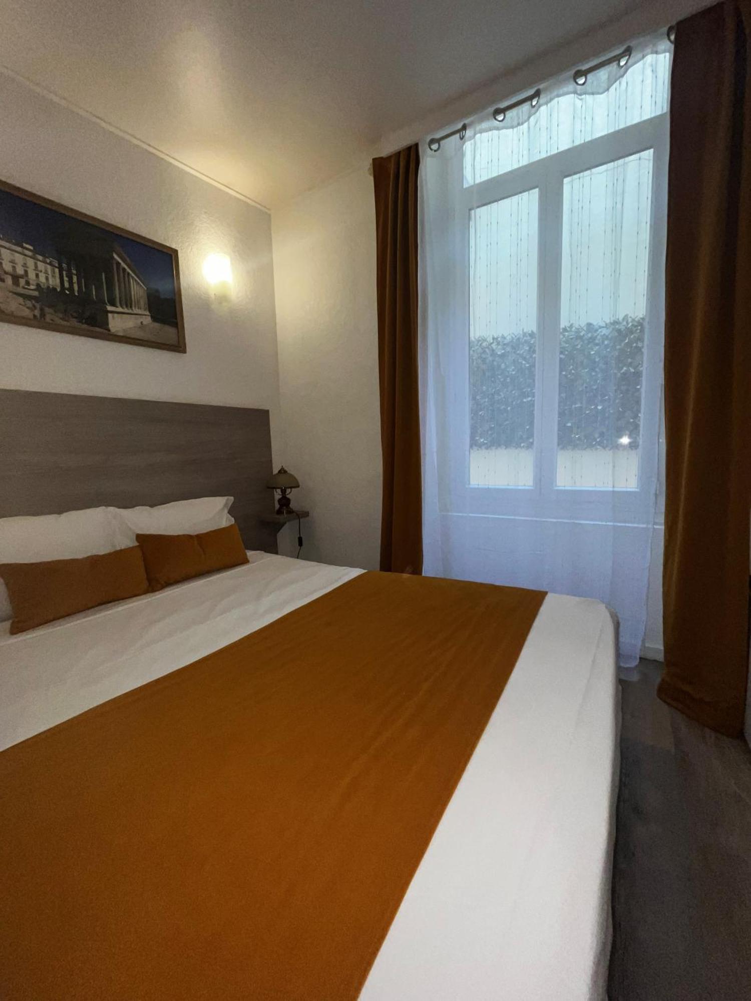 Empire Hotel Nîmes Buitenkant foto