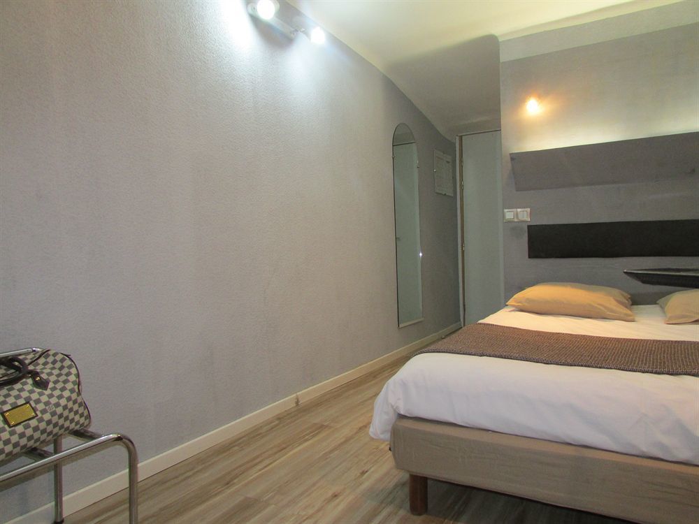 Empire Hotel Nîmes Buitenkant foto